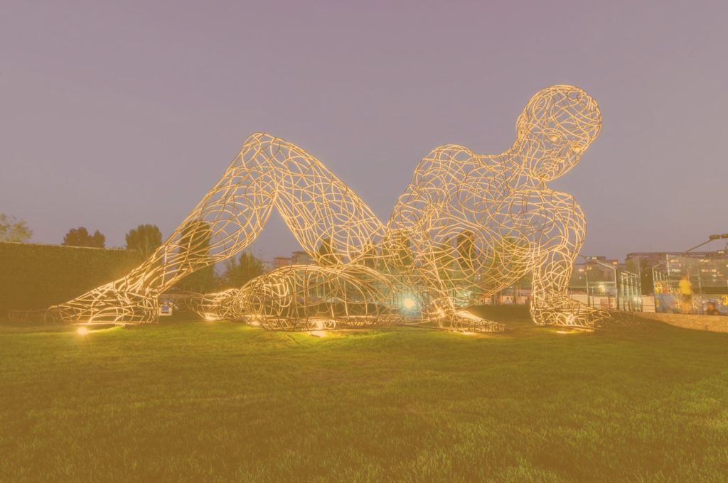 sculptura metalica luminata, decor mall, monumente, sculpturi, altax